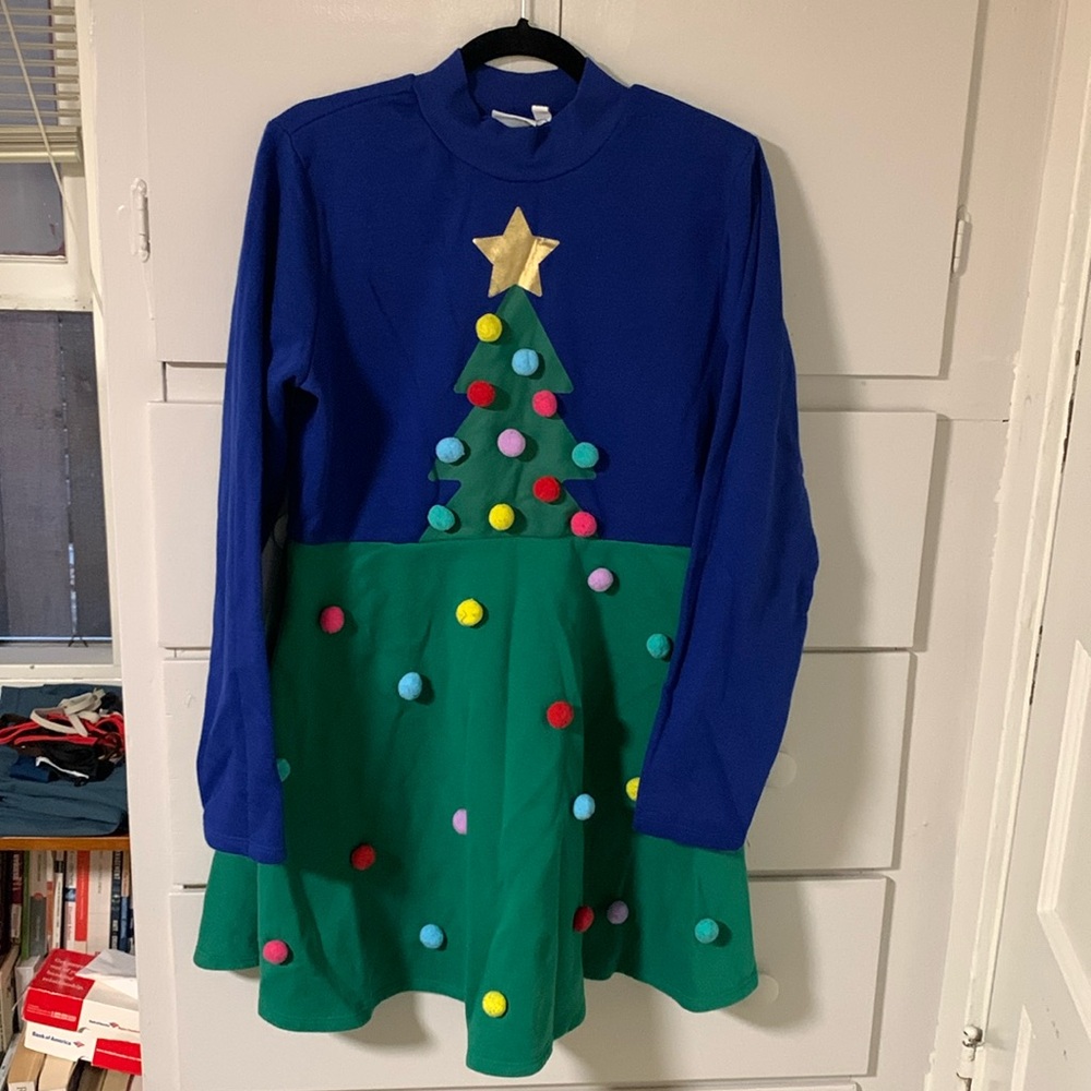 Christmas tree 🎄 sweater dress with Pom poms - women’s size XL